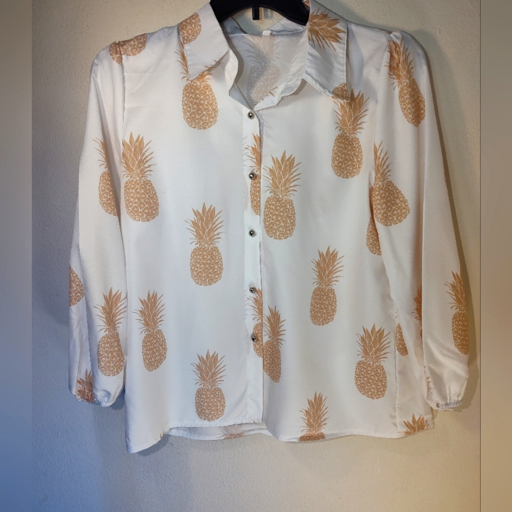 NWOT Pineapple Print Button Down Blouse Size X Large